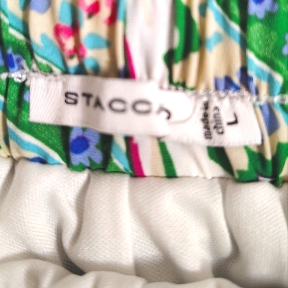 Staccato Paisley Print Women's Shorts - Picture 3 of 3